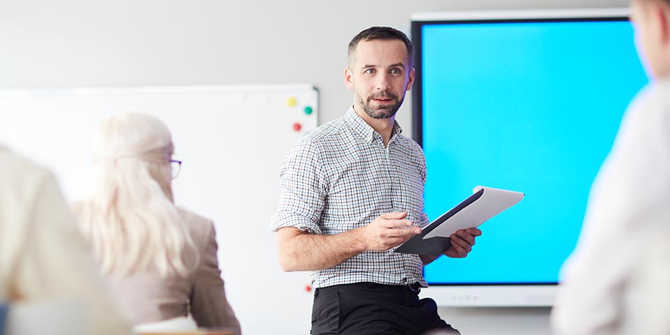 teacher-at-work-5TUEFVX